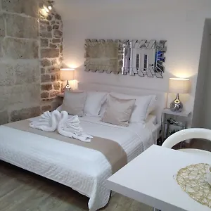 Private In Diocletians Palace Split