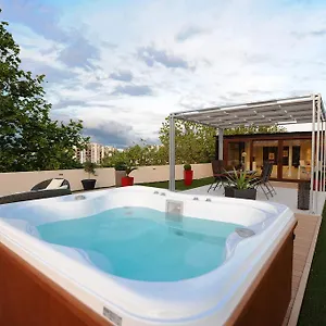 Apartment Feel Good Penthouse With Jacuzzi 